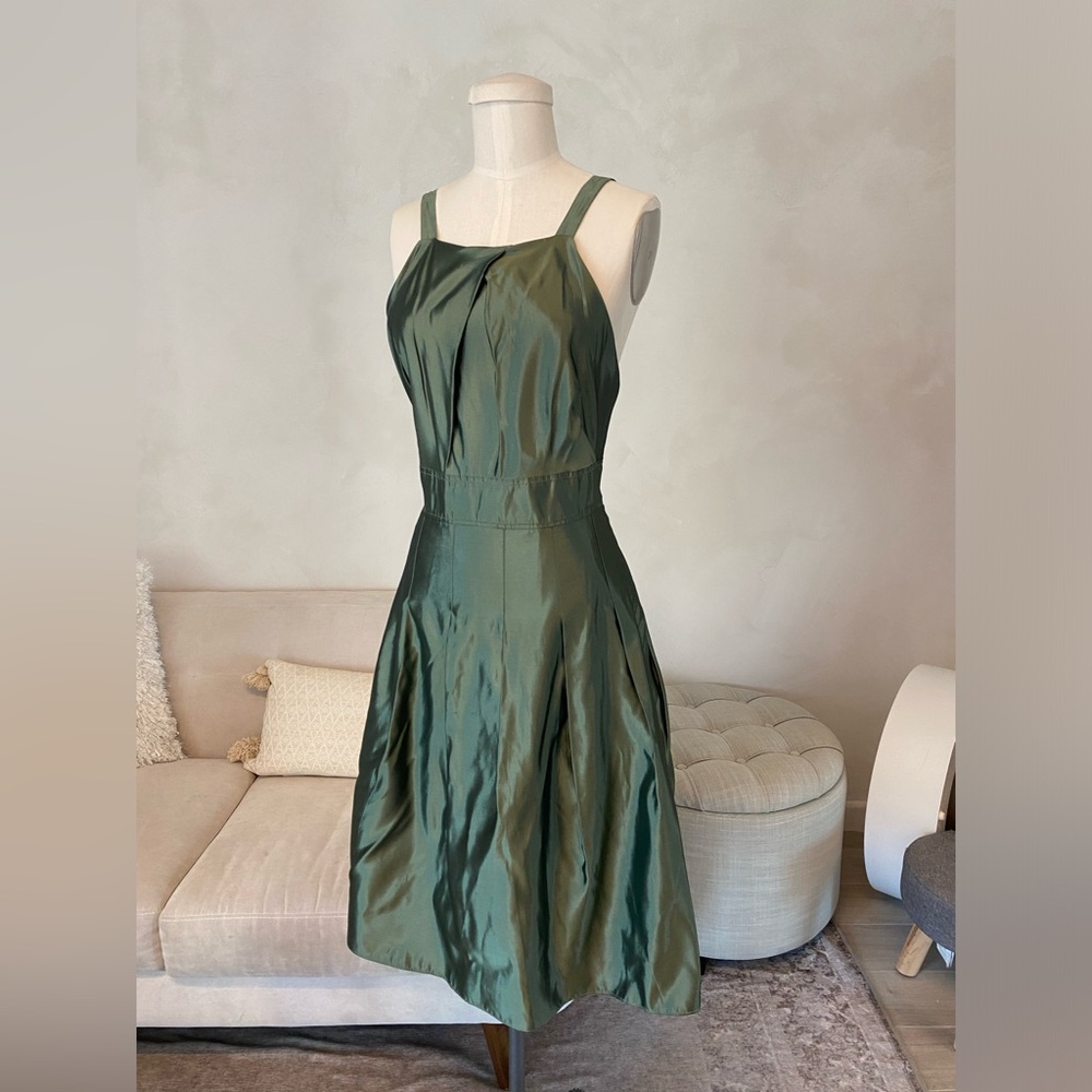 VERA WANG DEEP GREEN FORMAL DRESS HIGH NECK HALTER OPEN BACK DROP WAIST